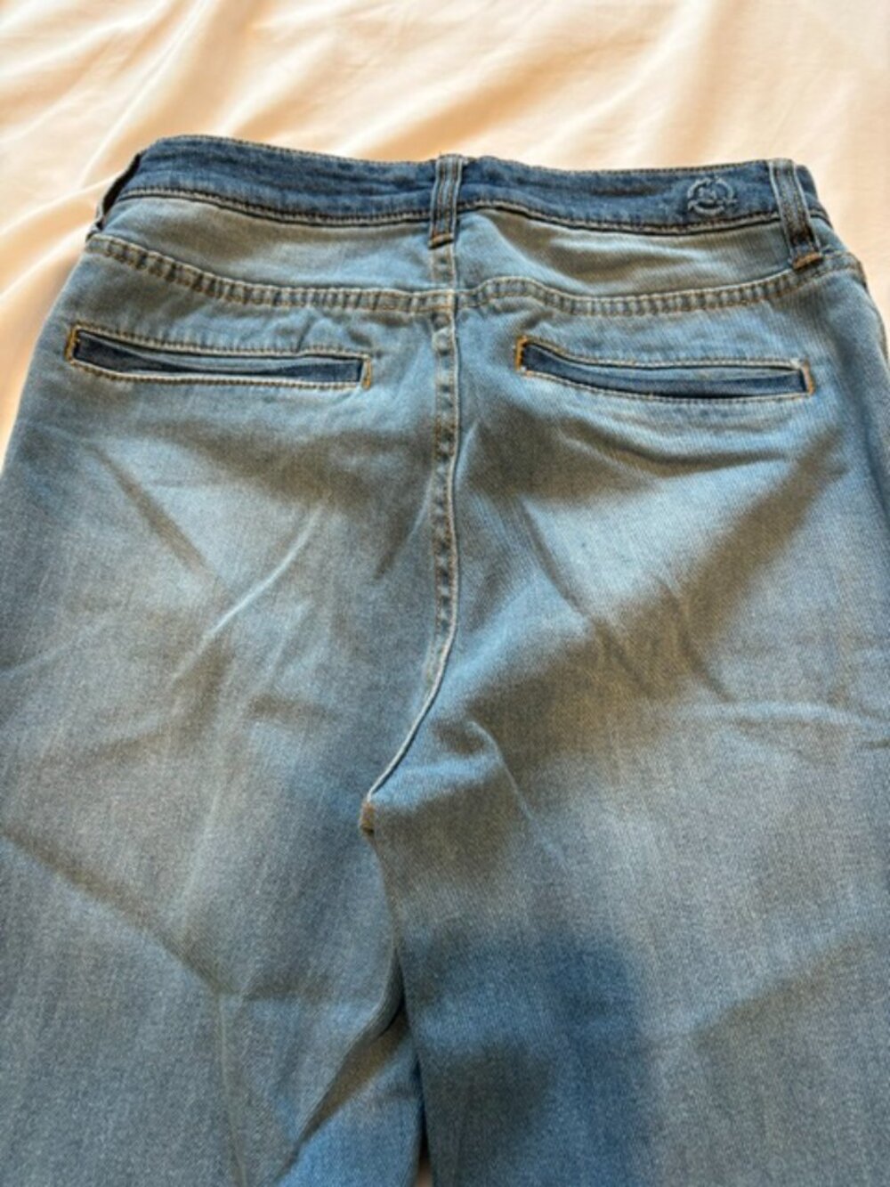 Jeans - Picture 3 of 3